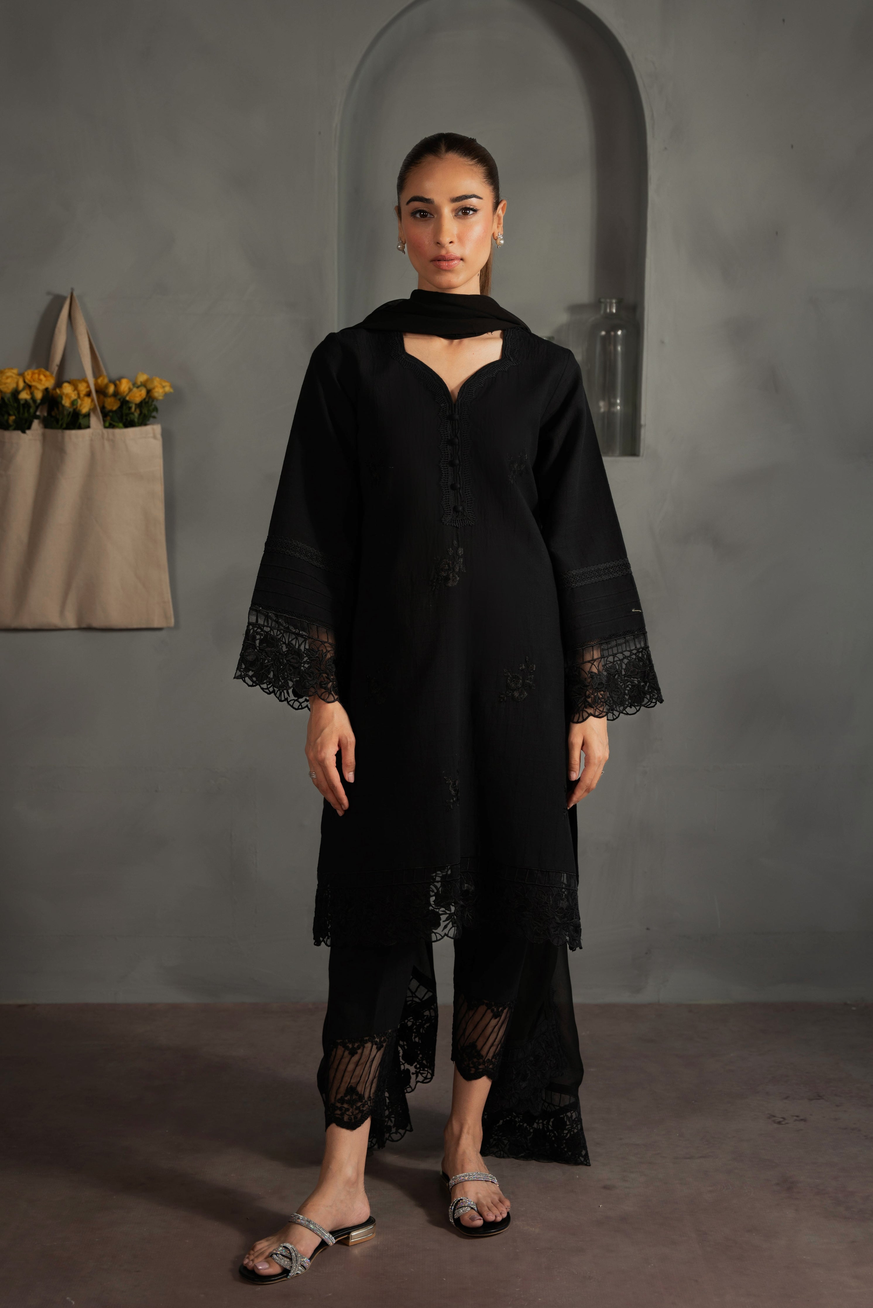 ALL BLACK EMBROIDERED 3PCS (NPA3-24422)