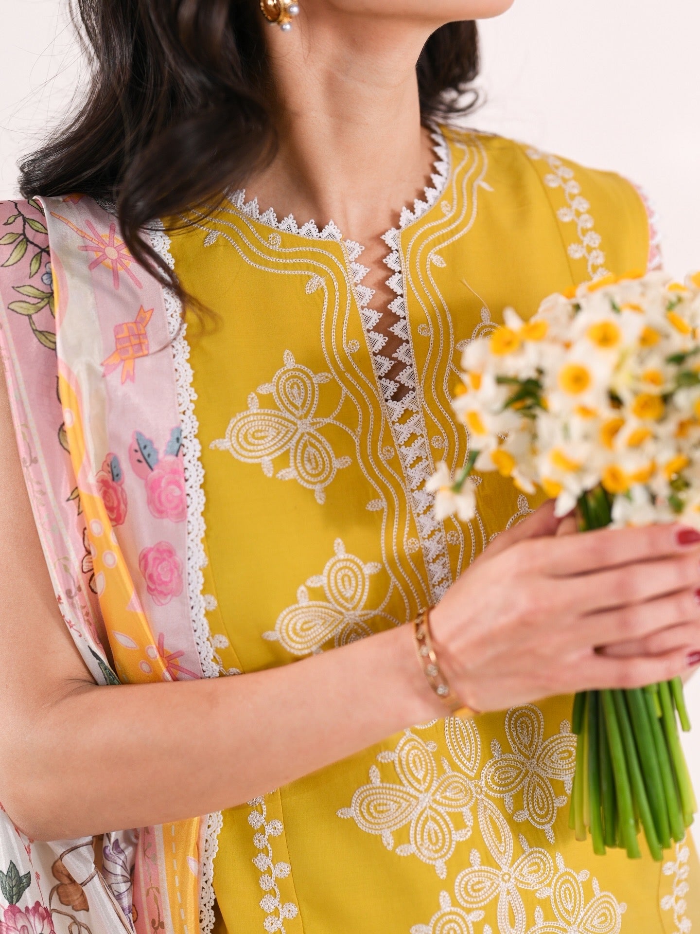 TUSCAN DAISY LUXURY EMBROIDERED LAWN 3PCS SET (NPA3-26415) - READY TO WEAR / EXPRESS DELIVERY