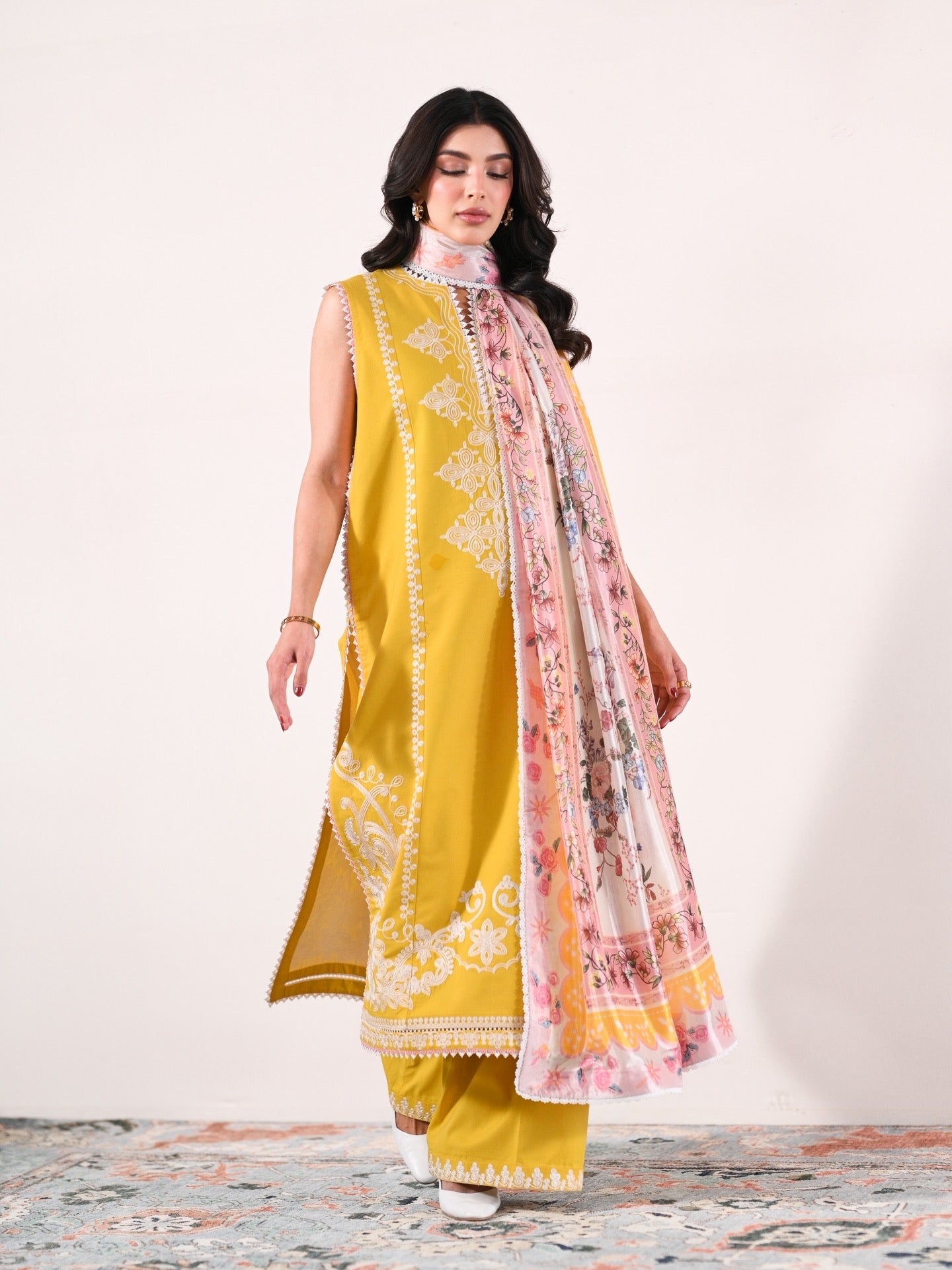 TUSCAN DAISY LUXURY EMBROIDERED LAWN 3PCS SET (NPA3-26415) - READY TO WEAR / EXPRESS DELIVERY