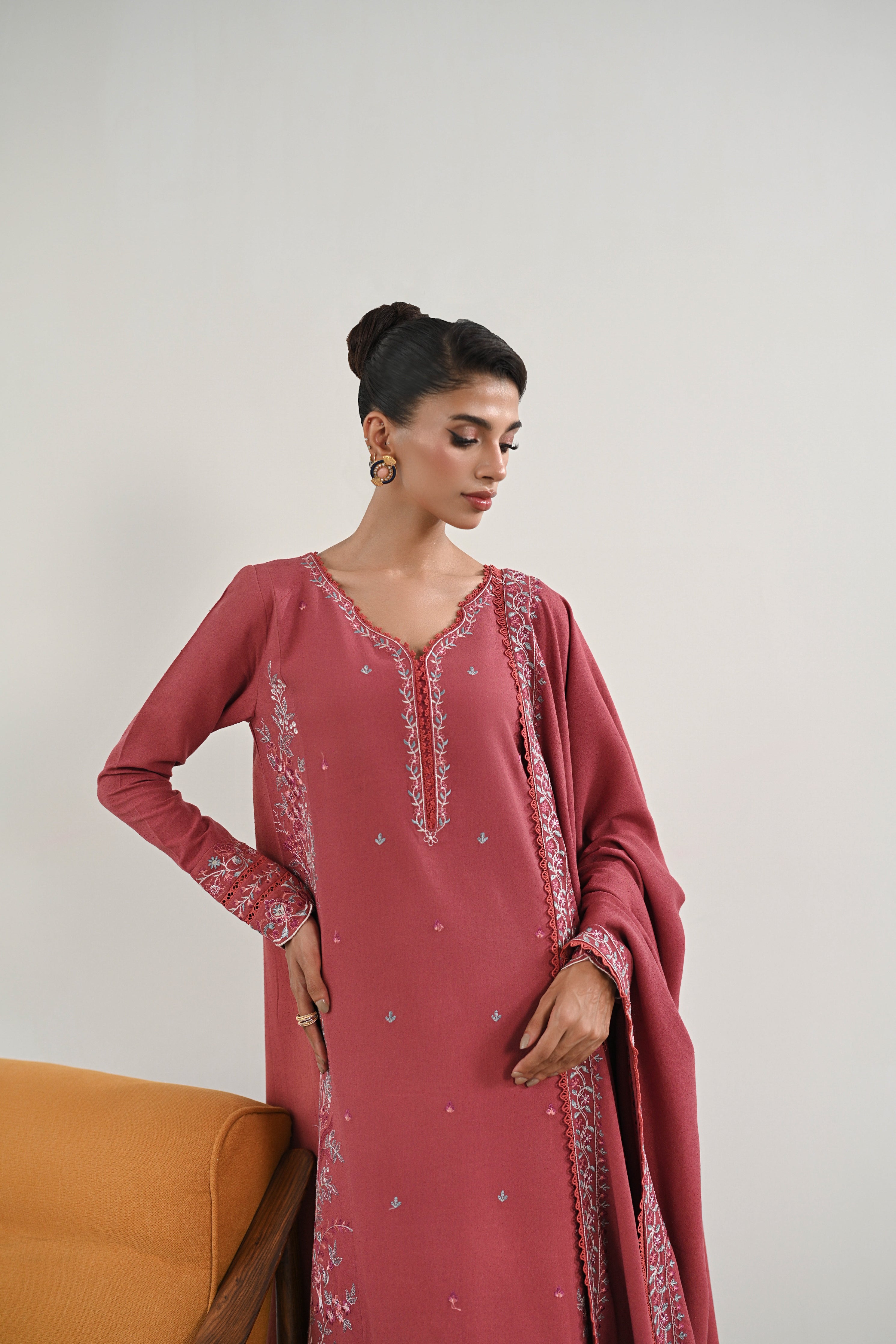 ROSEWOOD PINK LUXURY EMBROIDERED KARANDI SET (NEL-24628)