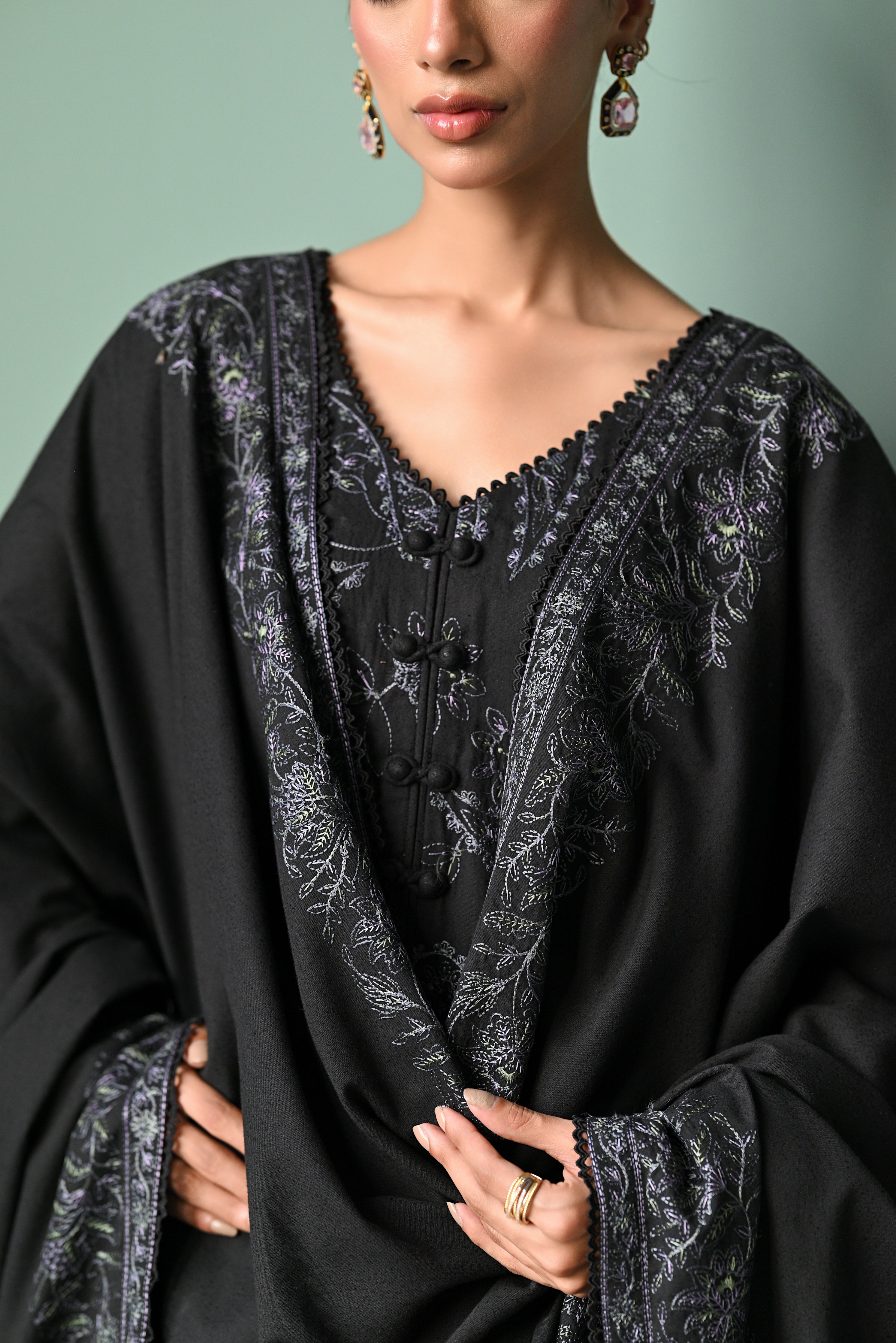 BLACK  LUXURY EMBROIDERED KARANDI SET  (NEL-24623)