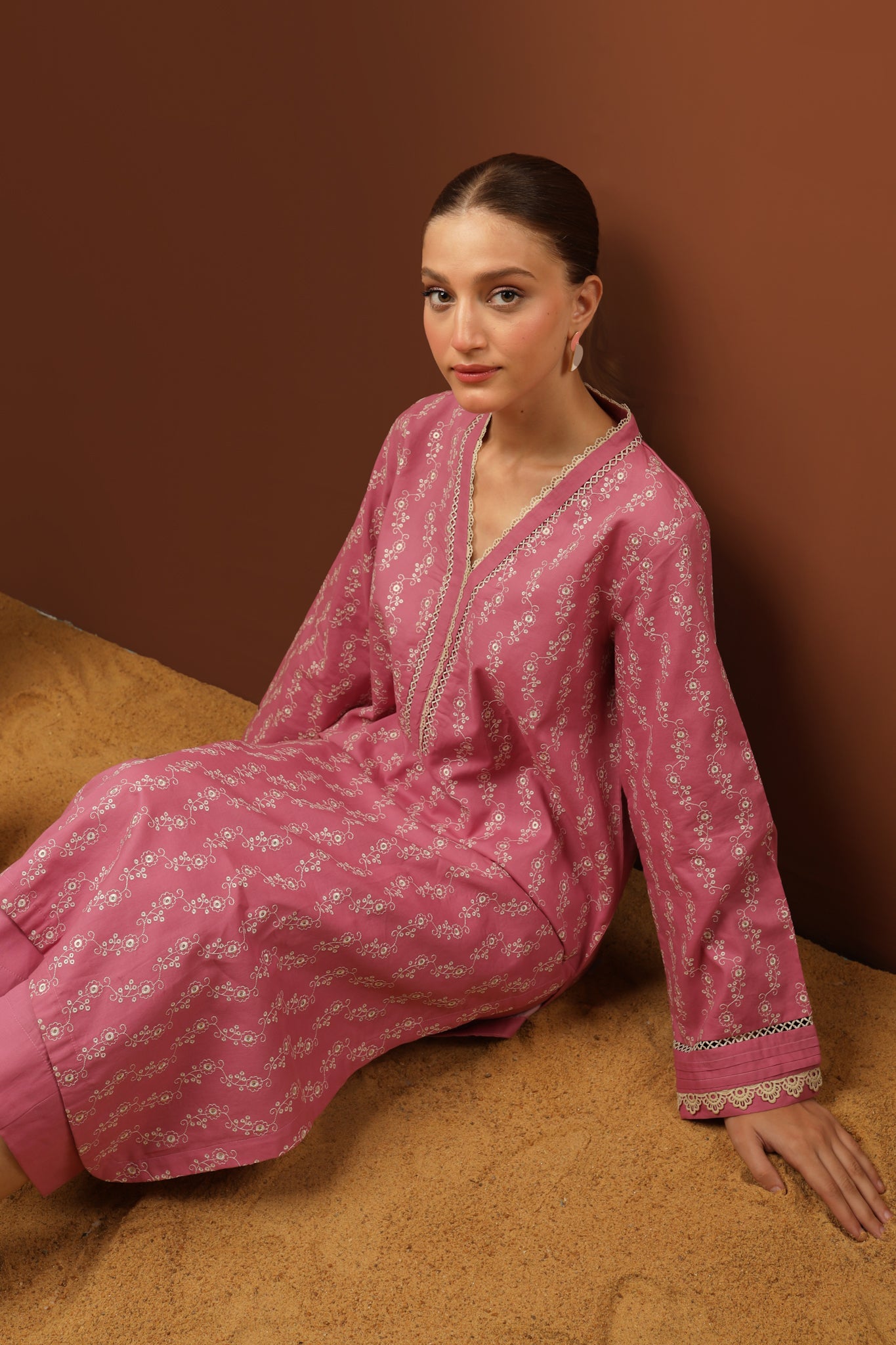 55% OFF ROSE PINK LAWN EMBROIDERED SET (KURTA & TROUSER) NPA2-23312