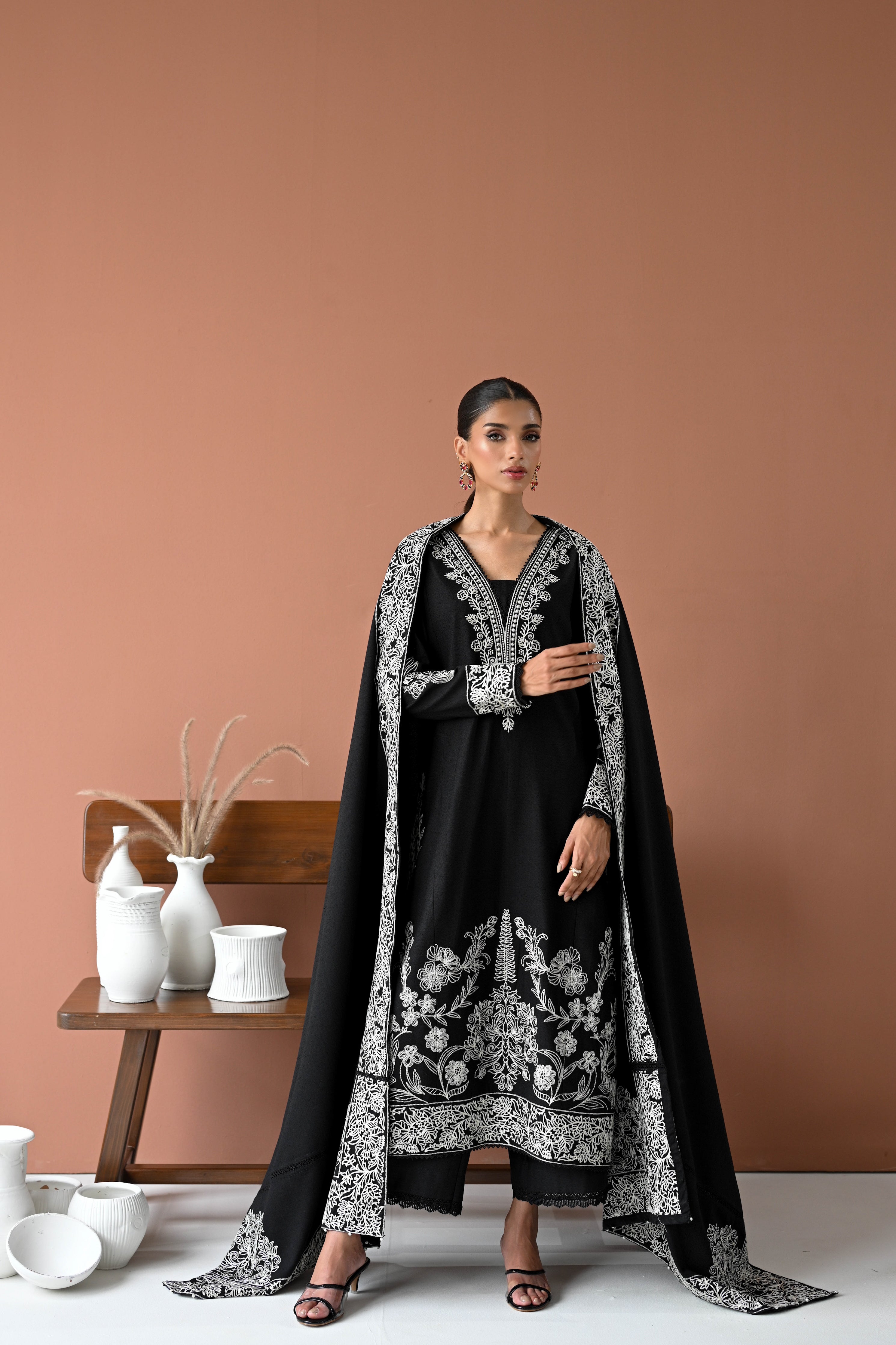 BLACK MOON LUXURY EMBROIDERED KARANDI SET (NEL-24632)