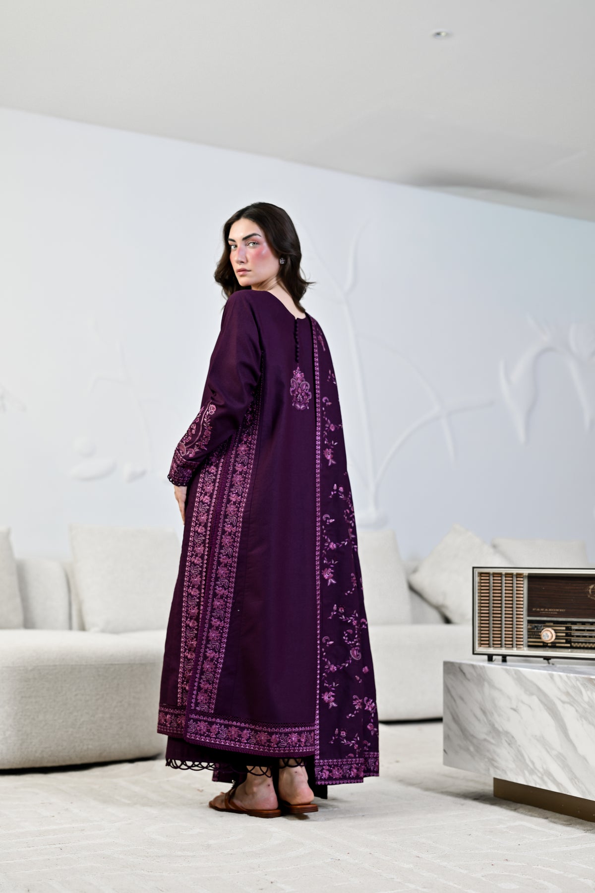 DALIA - DEEP PLUM LUXURY EMBROIDERED KARANDI 3PCS SET (NEL-26635)