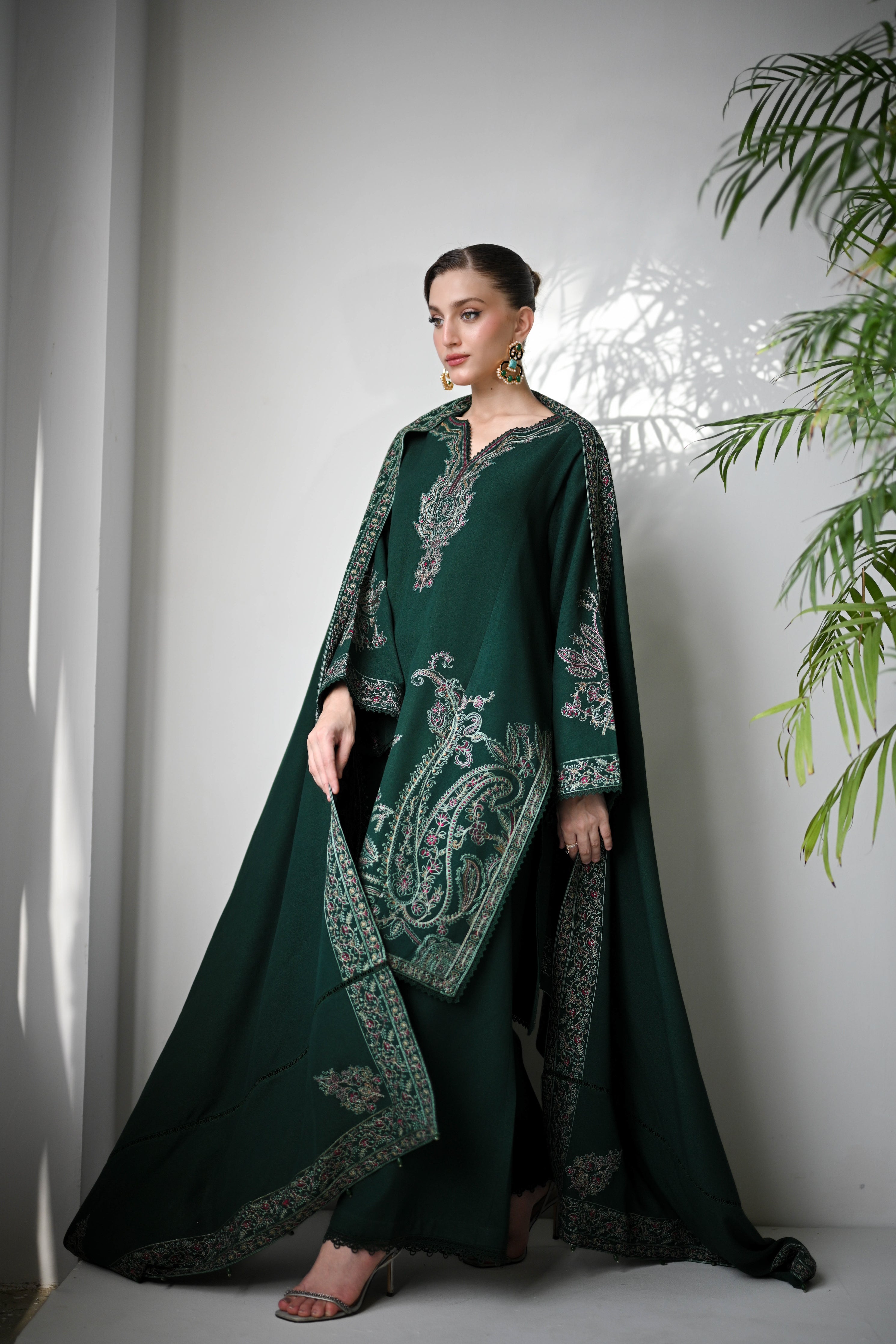 DEEP EMERALD LUXURY EMBROIDERED KARANDI SET (NEL-24637)