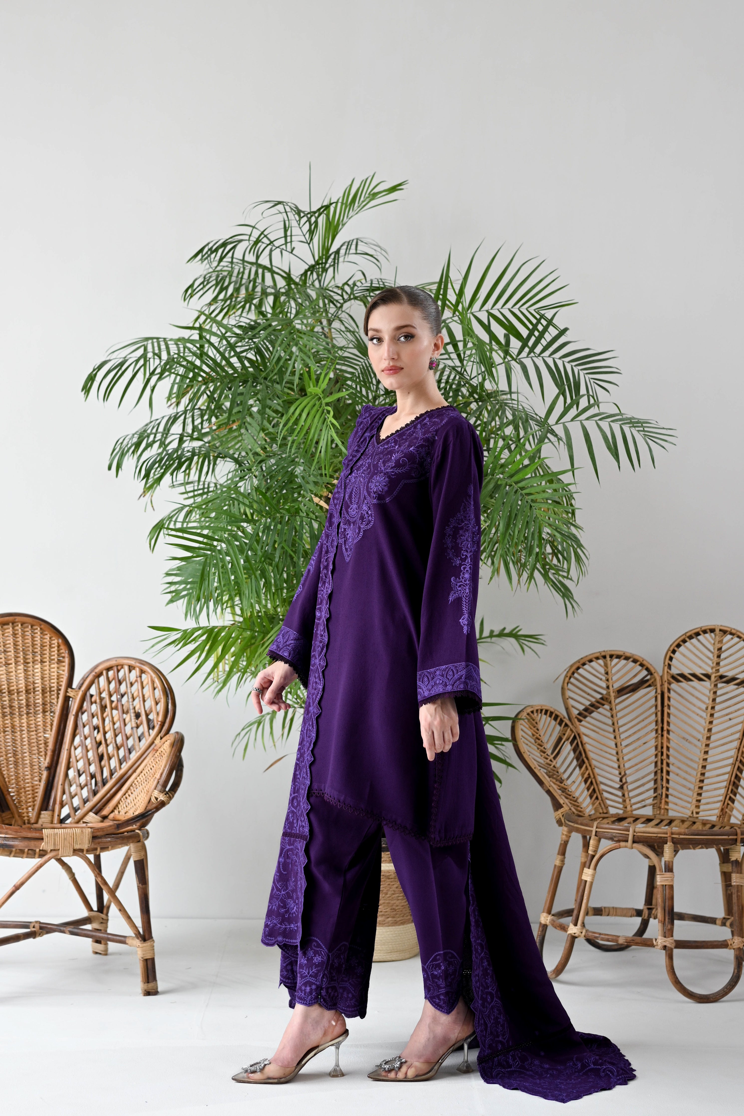 DEEP PURPLE LUXURY EMBROIDERED KARANDI SET (NEL-24633)