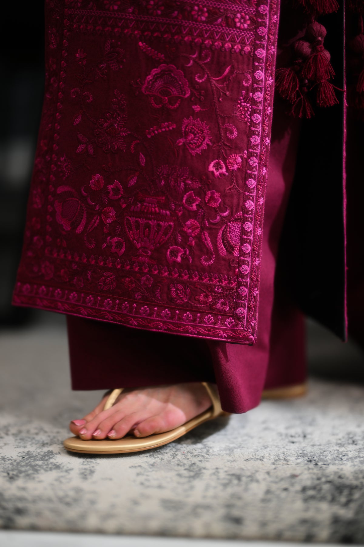 CELIA - BURGUNDY LUXURY EMBROIDERED KARANDI 3PCS SET (NEL-26637)