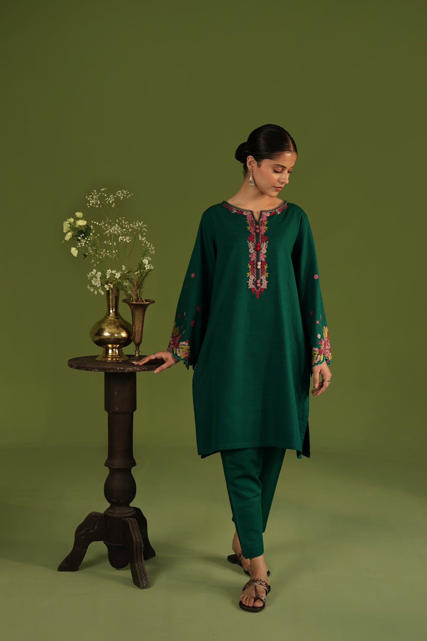 40% OFF ZINC GREEN AARI EMBROIDERY TWO PIECE SET NPA2-23328