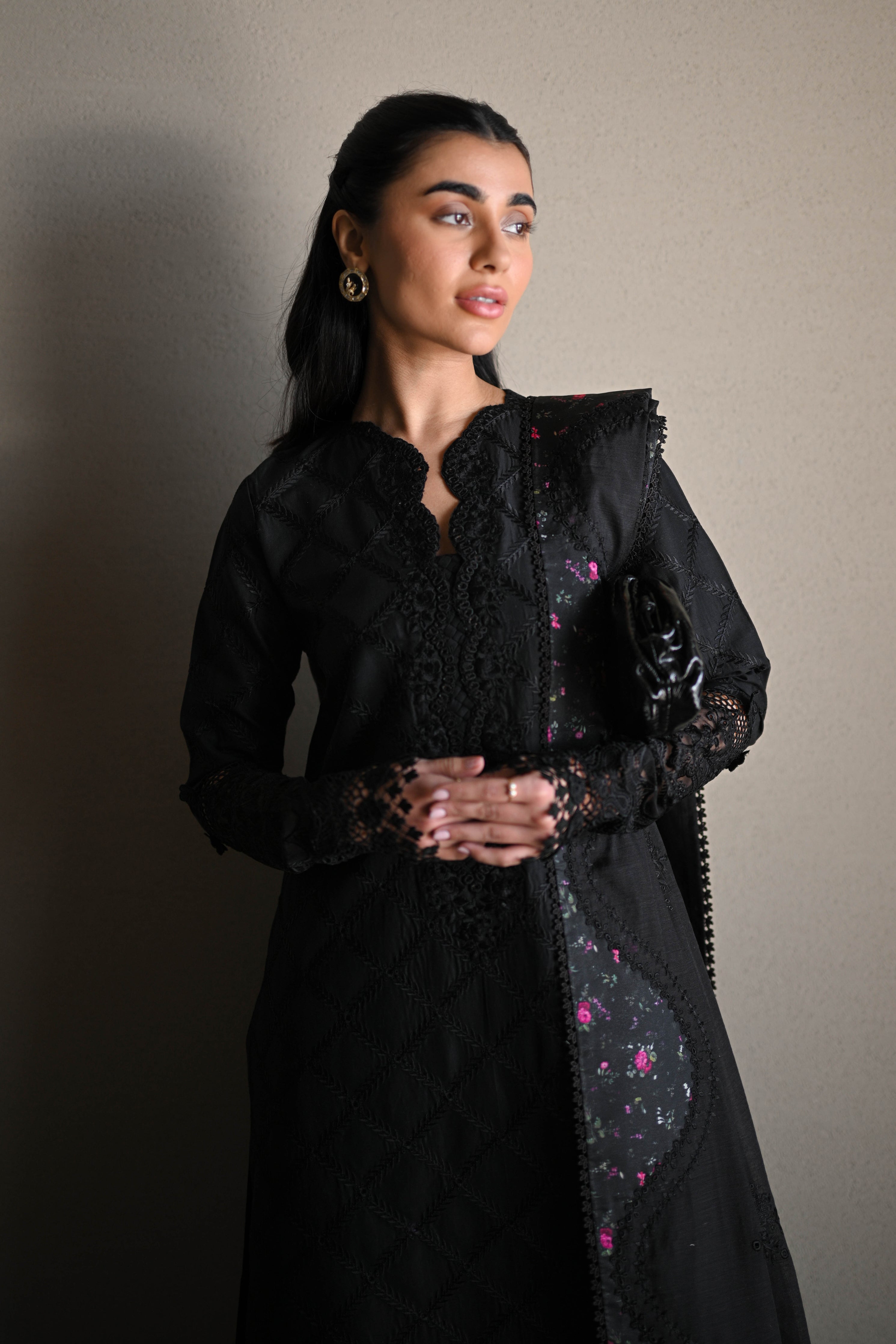 SONA 3: BLACK LUXURY EMBROIDERED LAWN SET (NEL-25603)