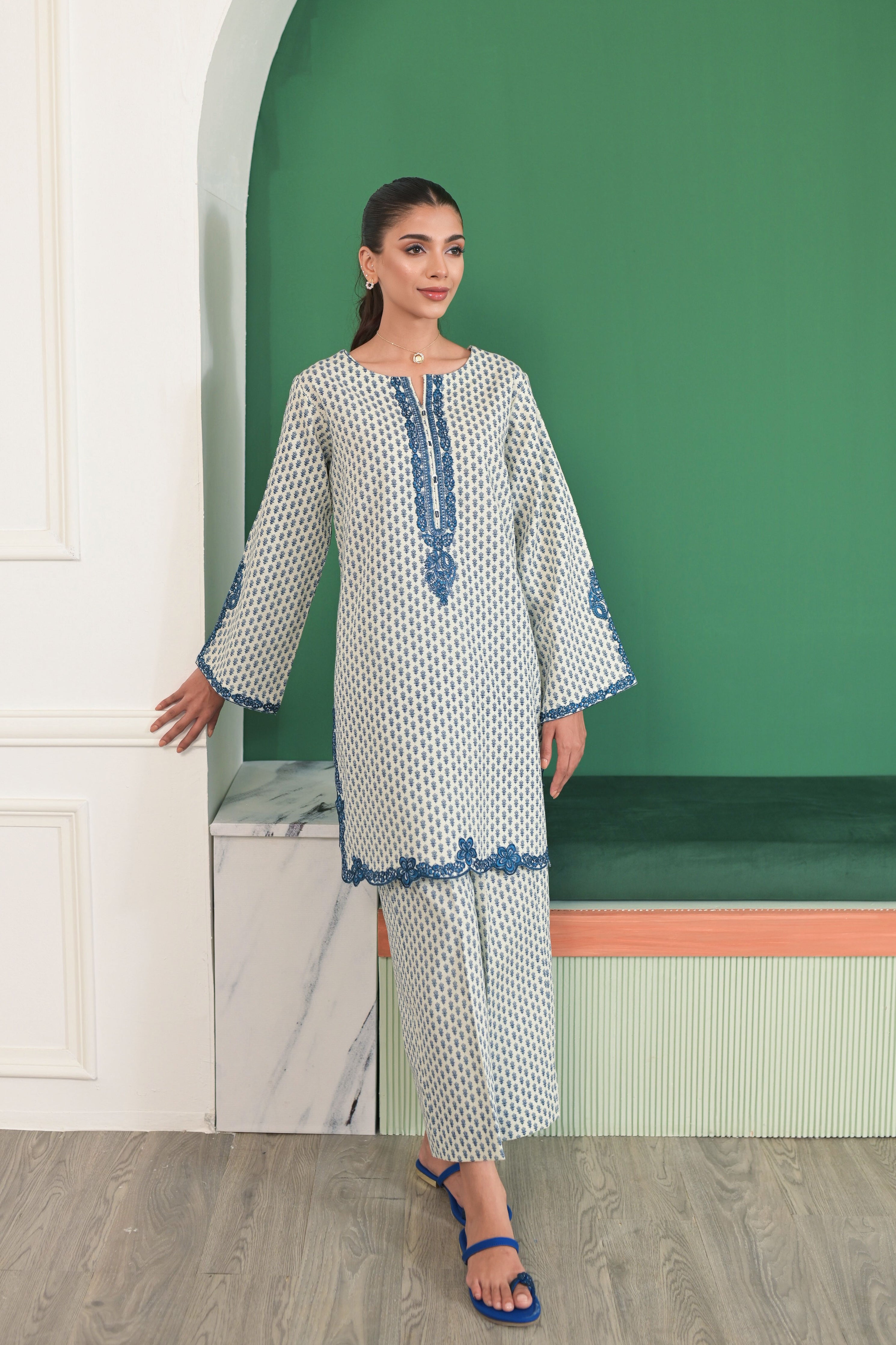 55% OFF IVORY & BLUE FALL SET NPA2-23337 (SHORT VERSION)