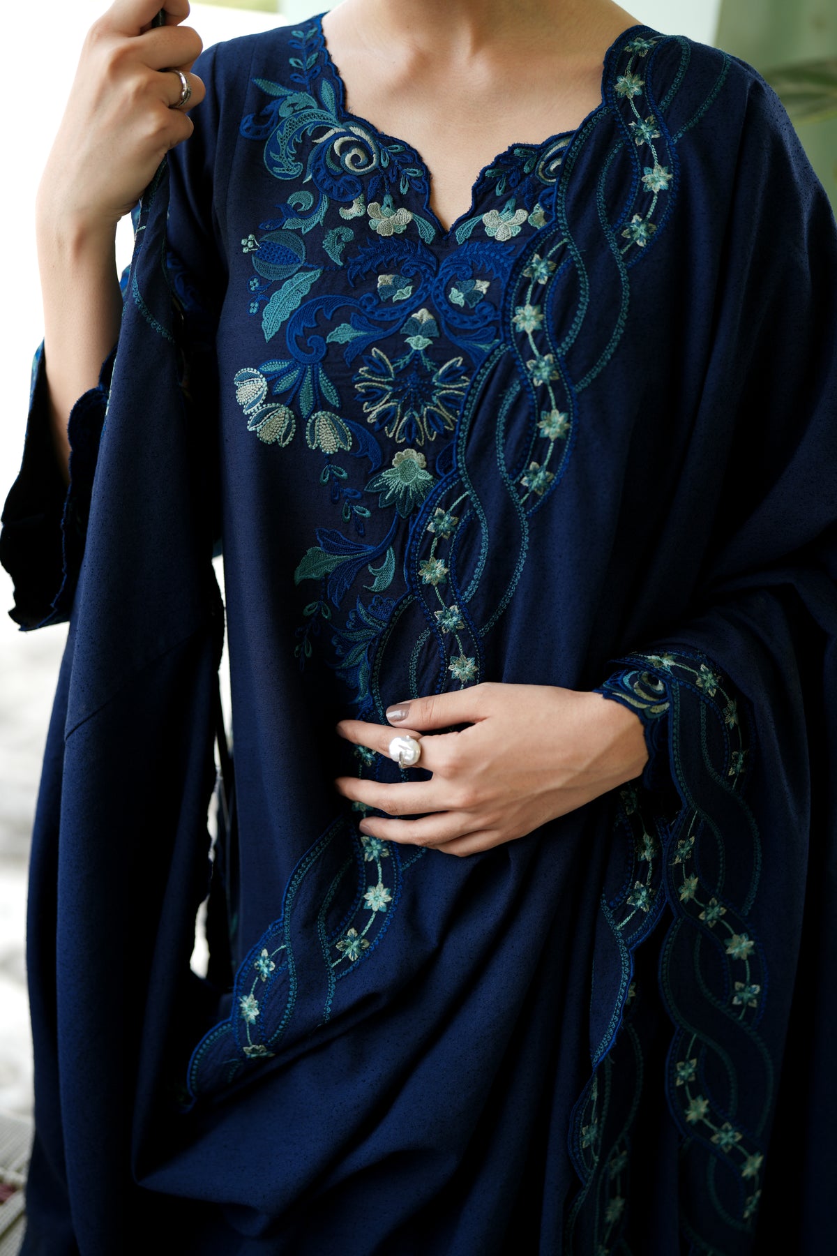 Jugnu LUXURY EMBROIDERED KARANDI 3PCS SET (NPA3-26461)