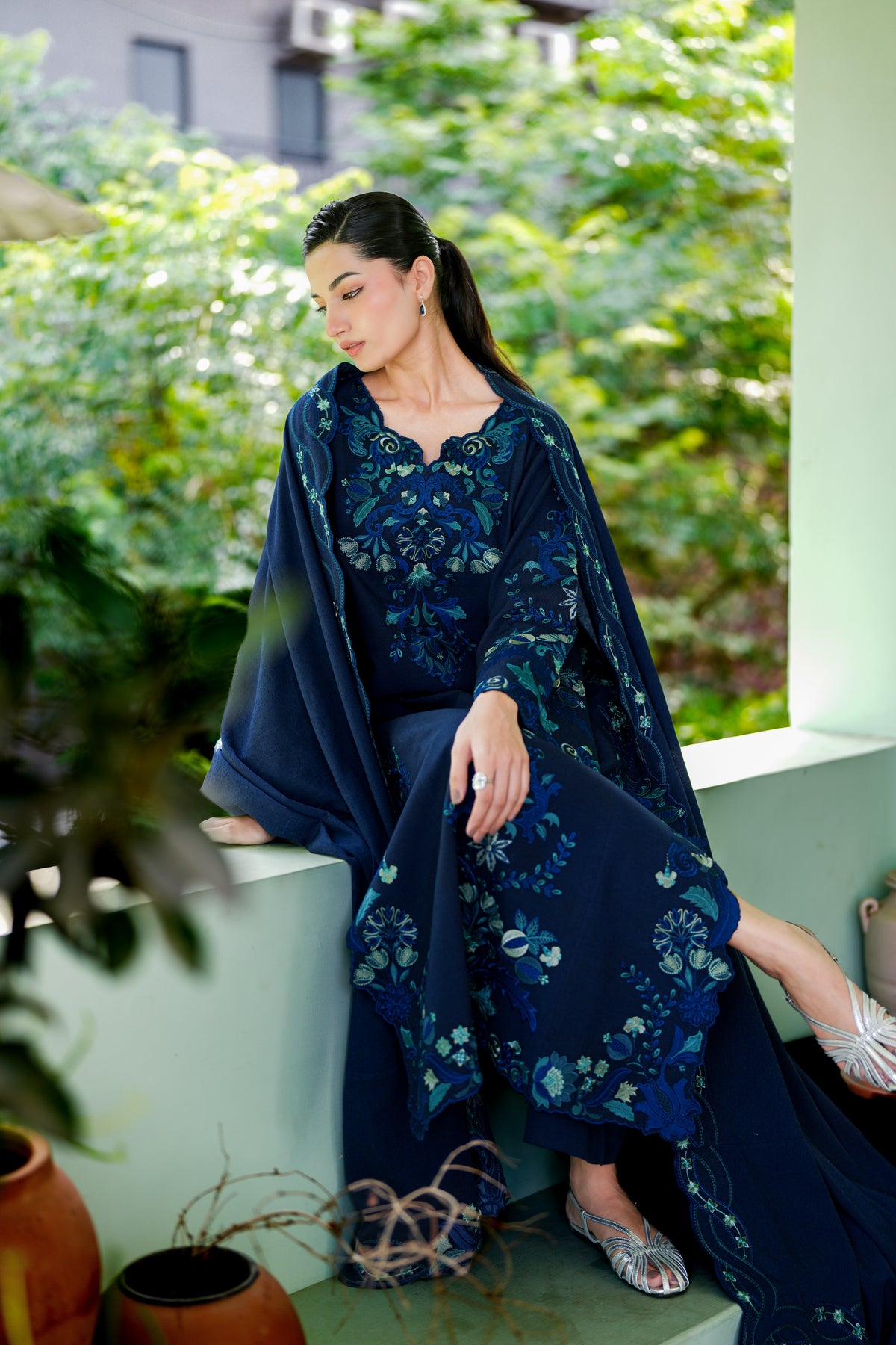 Jugnu LUXURY EMBROIDERED KARANDI 3PCS SET (NPA3-26461)