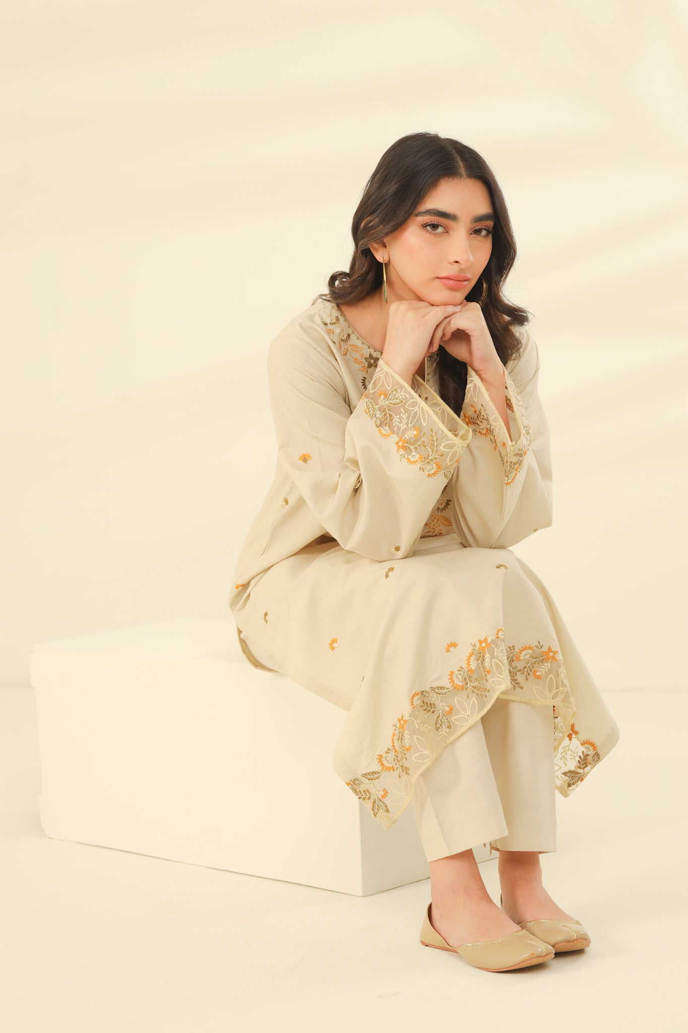 20% OFF IVORY BEIGE EMBROIDERED TWO PIECE SET  (NPA2-23308)