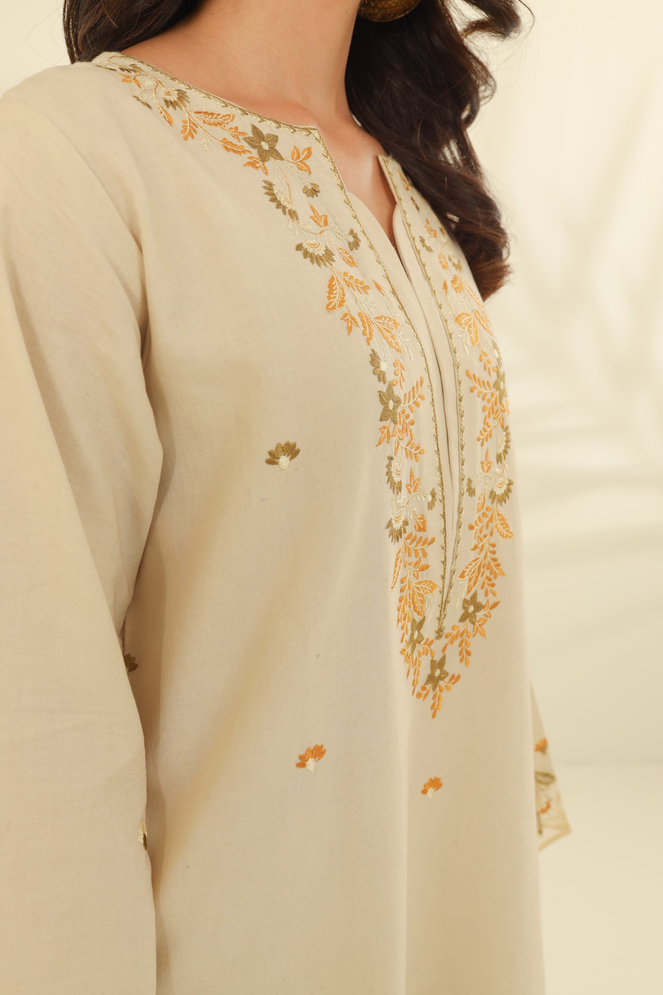 20% OFF IVORY BEIGE EMBROIDERED TWO PIECE SET  (NPA2-23308)